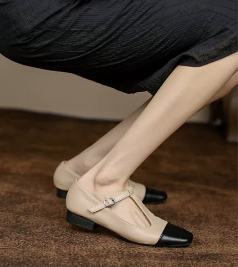 一款很百搭的单鞋 穿起来很舒服 它的码数偏...