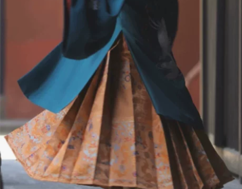 【出物】兰若庭 汉服 如意松鼠 明制 妆...