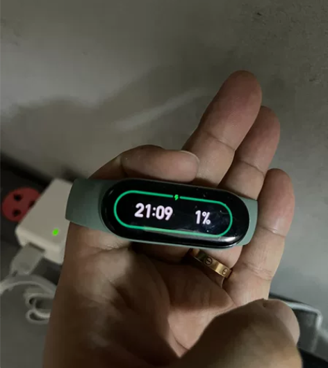 小米手环6 差不多八成新吧，功能都没问题，...
