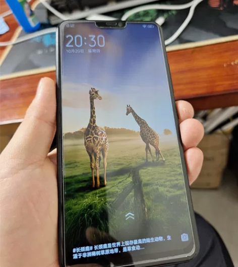 vivo x21a 6+128g的,后...