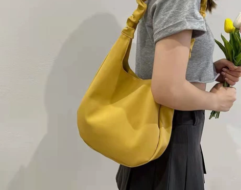 土黄色单肩斜挎包，如图2所示 没背过～浙江...