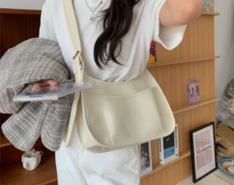 满50包邮。 果柠莞尔女士包,黑色:10米...