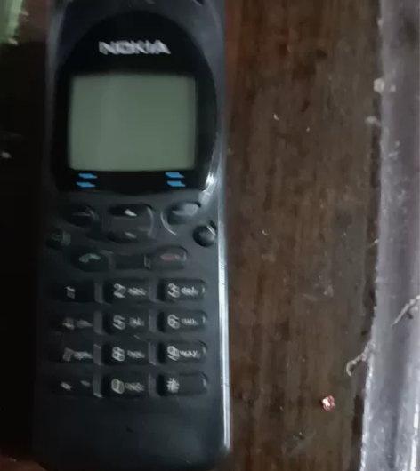 诺基亚NHE一4NⅩ，沒有充电器了，不包好...