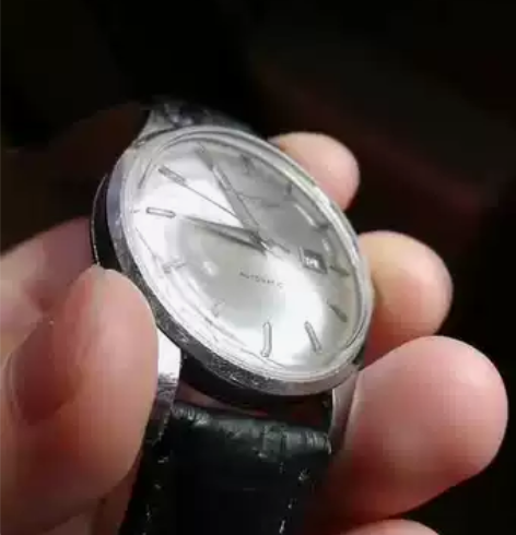 万国啄木鸟机芯手表 型号C.8531，表蒙...