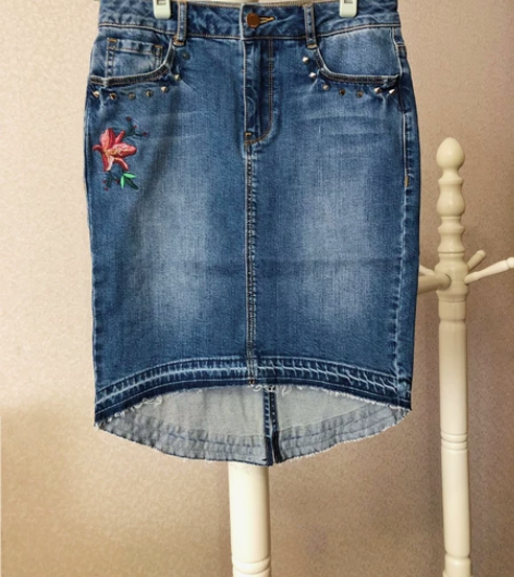 全新Lily绣花牛仔半身裙  短裙裙子 全...