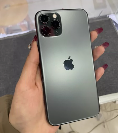 苹果11pro，美版无锁256G，仅换过电...