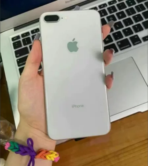 二手苹果8Plus游戏机 有指纹，无前后摄...