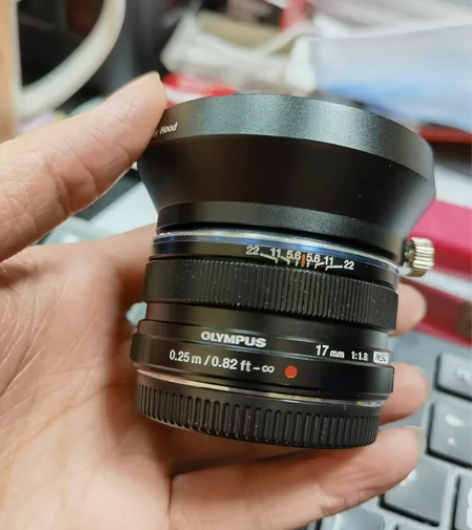 奥林巴斯17mm 1.8定焦镜头 外观有轻...