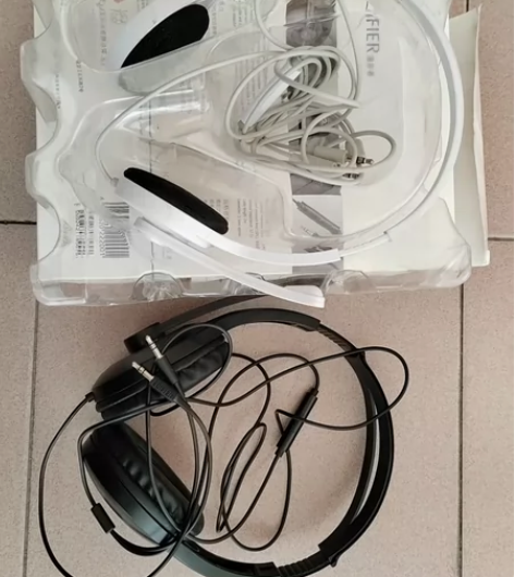 两个耳机漫步者k550,k800一起出。k...