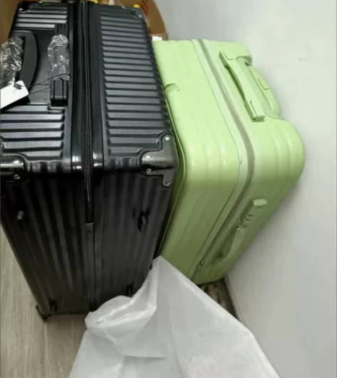 生意难做，厂子不开了，清一批库存，行旅箱都...