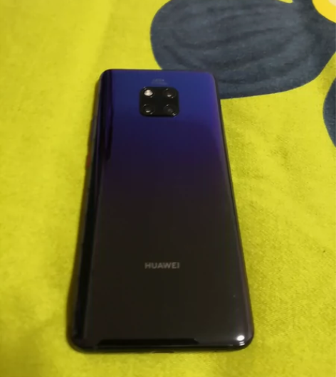 出售华为mate 20pro一台,内存12...