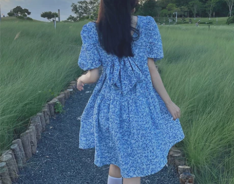 初恋小个子裙子夏小清新设计感法式泡泡袖田园...