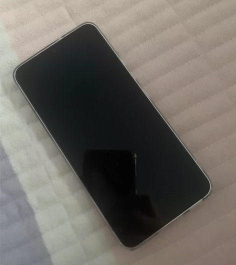 三星盖乐世s22，5g 8+128g 白色...
