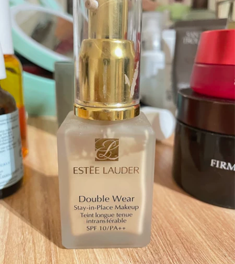 雅诗兰黛DW粉底 色号余量可以看到 不议价...