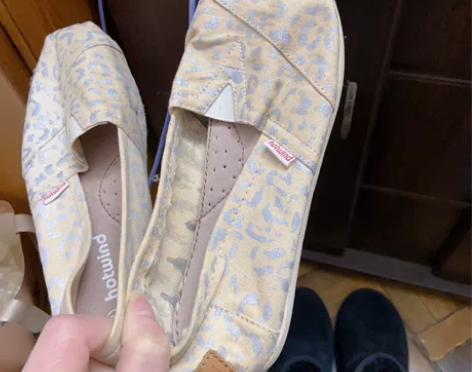 热风帆布鞋女 春秋季 37码 只穿了房间了...