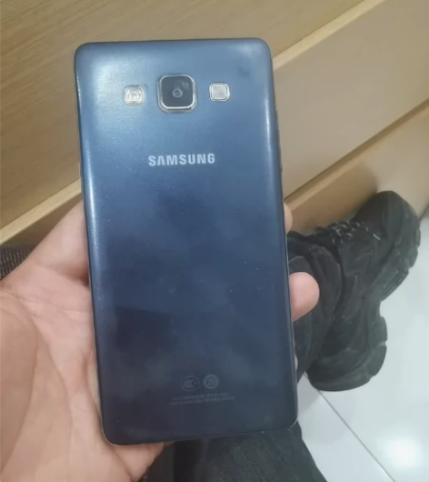 三星a5屏没怎么老化都好用100包邮出了 ...