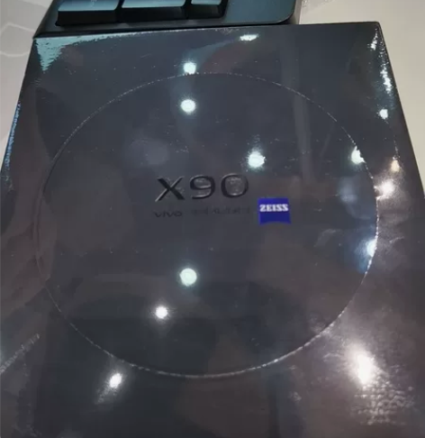 VivoX90 8+256 华夏红，仅一台...