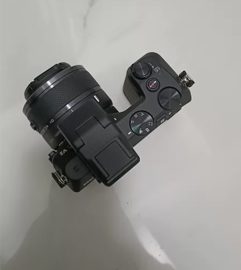 Nikon 尼康V2 二手微单，朋友从日本...