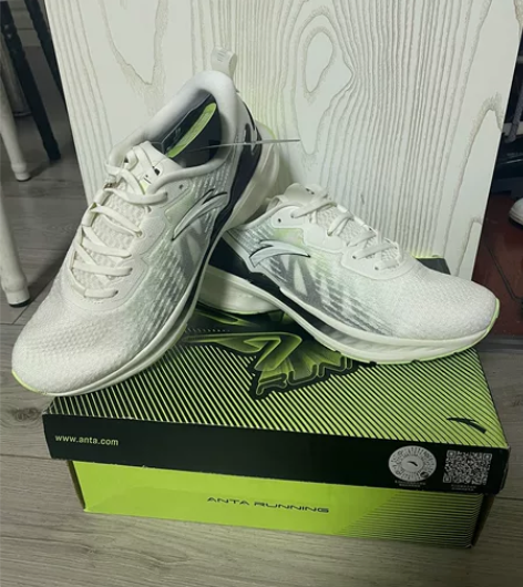 安踏正品，男运动鞋，41码，全新 感兴趣的...