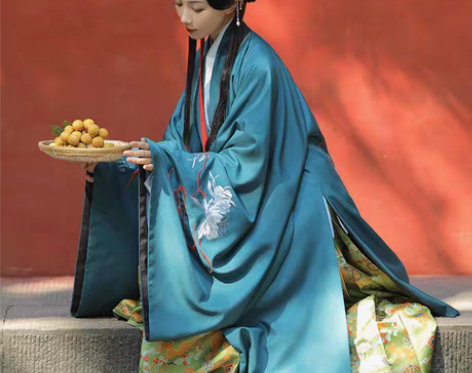 转卖兰若庭 汉服 乘黄 明制 披风 绣花 ...