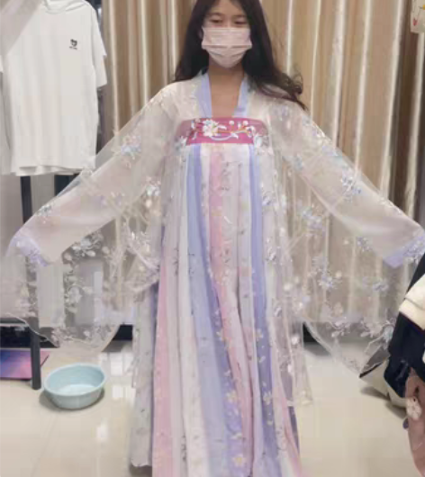 茗月萱原创汉服M码,全新 感兴趣的话点“我...