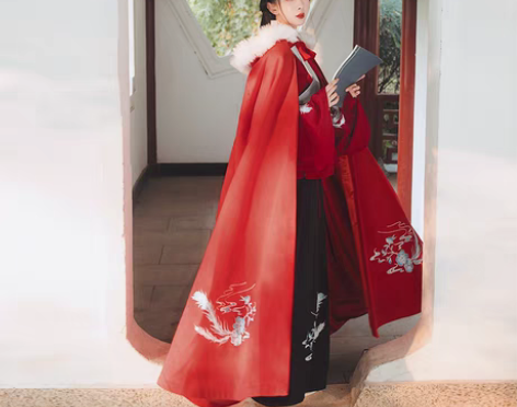 转卖艺缕 民族装舞台装 感兴趣的话点“我想...