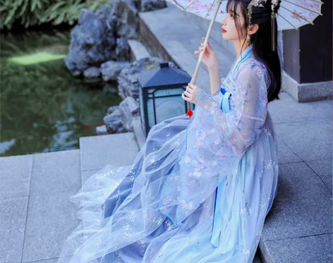 转卖【狂欢价】花神赋汉服女 只穿过一次 闲...