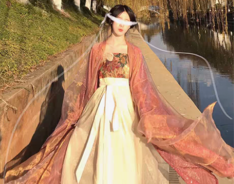 转卖可以当晨袍的汉服,仅在室内试穿过,半卖...