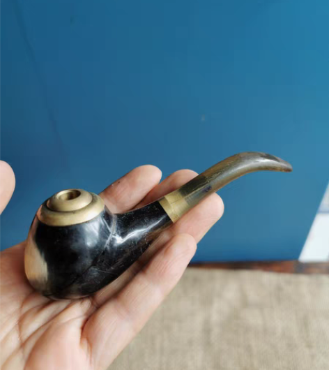 民国角烟斗,手感润滑,精巧! 感兴趣的话点...