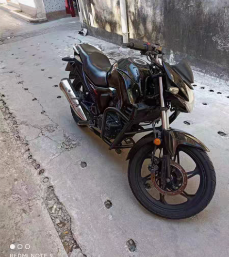 13年力帆摩托车，水冷链条150机，原厂发...