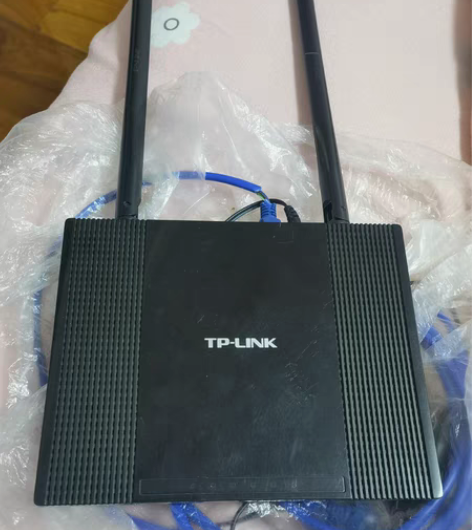 9成新TP路由器，包邮 感兴趣的话点“我想...
