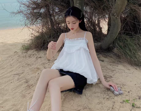 转卖梅子熟了 文艺小清新花边吊带上衣女20...