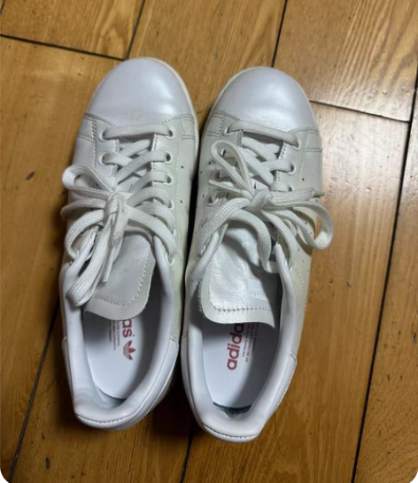 阿迪小白鞋，正品，37码 感兴趣的话点“我...