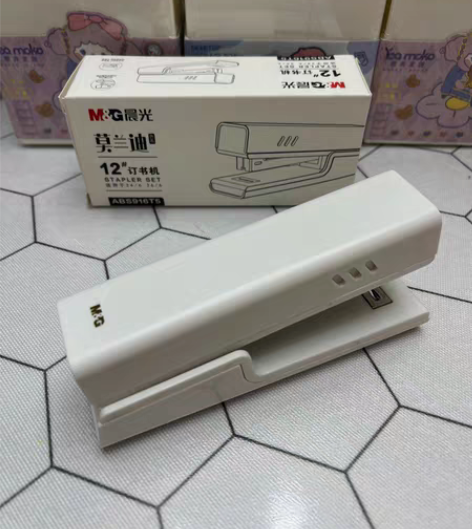 包邮晨光订书机 学生用订书器 小巧便捷钉书...