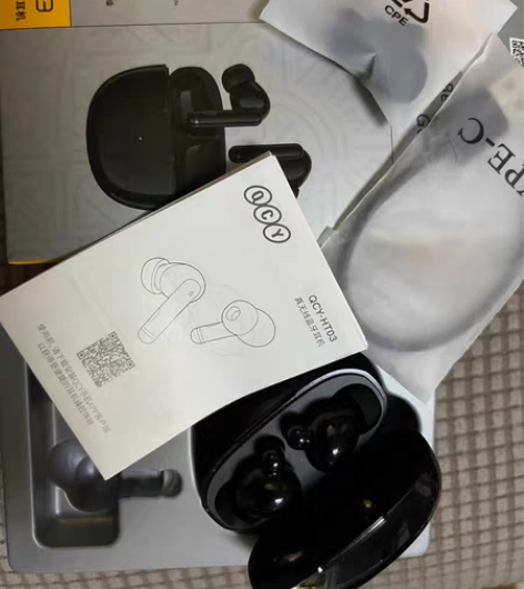 包邮QCY耳机 带充电线+替换耳塞几乎全新...
