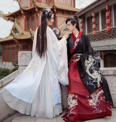 【如梦霓裳】辰龙 m码大袖衫 全新没穿过 ...