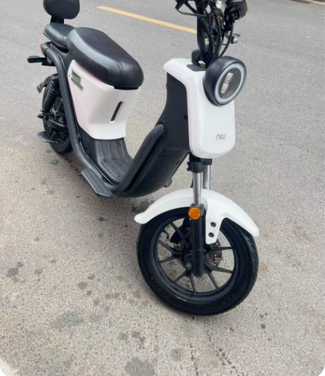 小牛电动F0电动自行车，锂电池的续航比较稳...