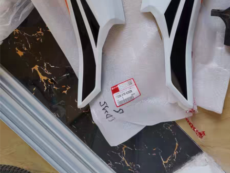 包邮原装正品,左右一对 感兴趣的话点“我想...