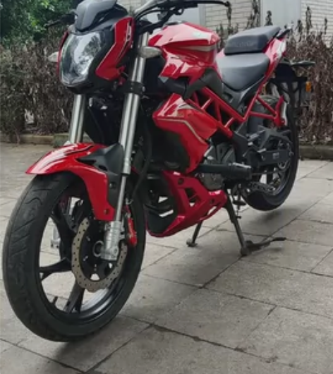 学校快本生专了,不让骑摩托车,没办法,只有...