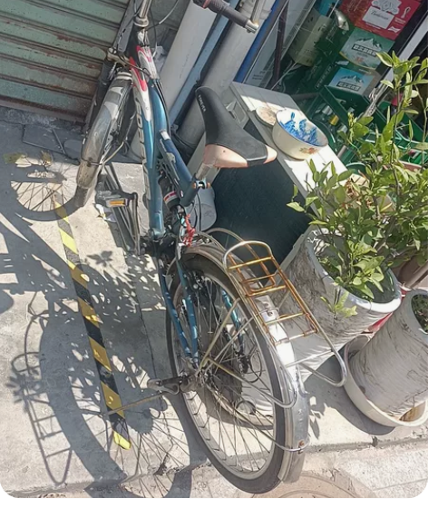 上海永久自行车  八成新 感兴趣的话点“我...
