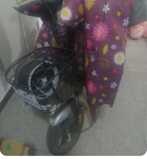 雅迪电动车,9成新,有三四年了,家人没人齐...
