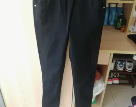 黑色裤子,女,均码,九五新,喜欢的可以拍哦...