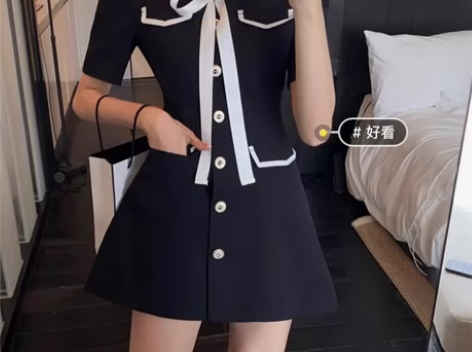学院风修身连衣裙 上身特别显瘦. 本人懒惰...
