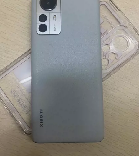 小米12pro8+256，自用的换了苹果出...