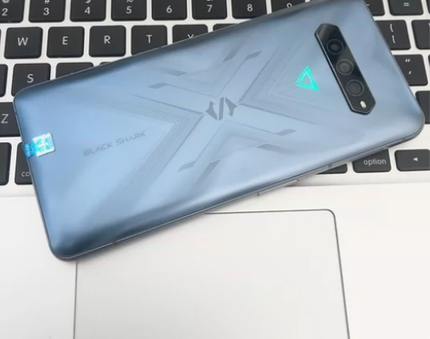 黑鲨游戏手机4Pro (5G) 高通骁龙8...