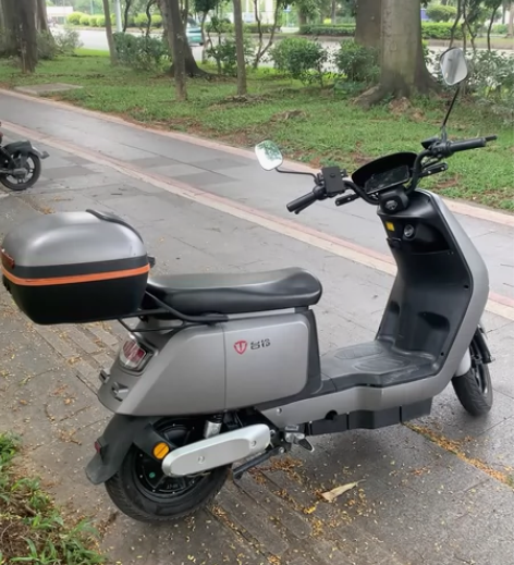 台铃电动车60V20a充满电可跑50公里左...