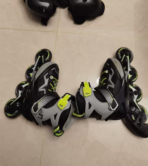 OXELO 儿童轮滑鞋 FIT 3﹣黑黄款...