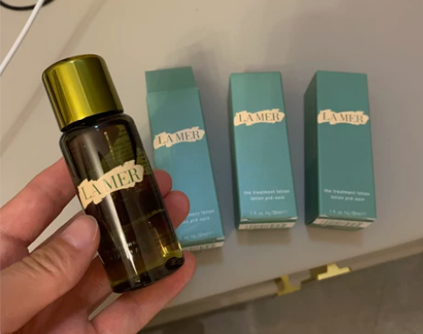 海蓝之谜精粹水30ml,方便携带。保证正品...