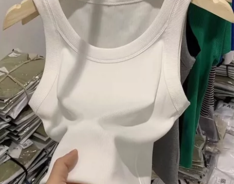 实体店不开了,清一批货!U领螺纹运动背心女...