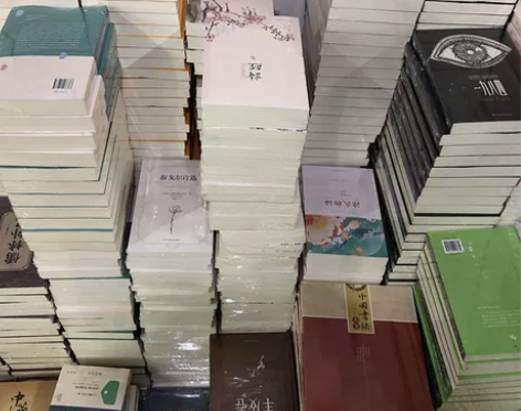 工厂批发价,各种名著小说,呐喊,唐诗三百首...